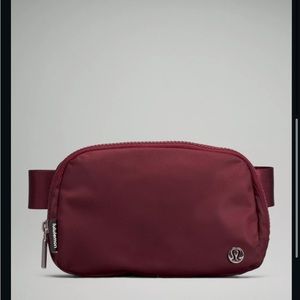 Lululemon Everywhere Belt Bag